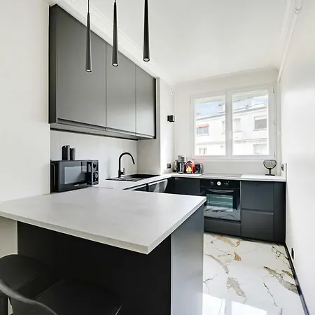 Modern - - 1br 4p * Saint-Mandé
